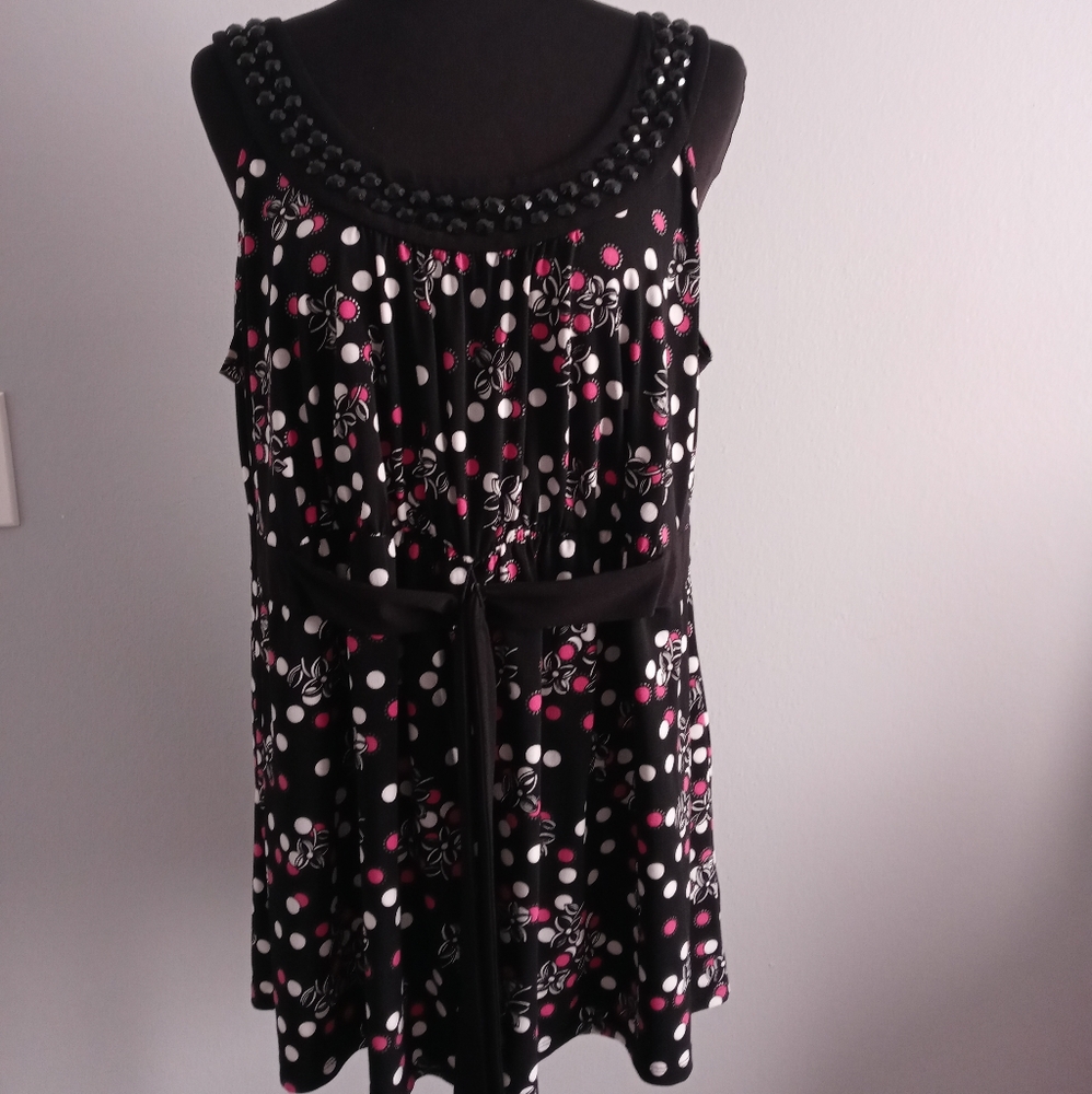 Top Women Style &Co size XL Sleeveless multicolor  Black Pink White Confortable